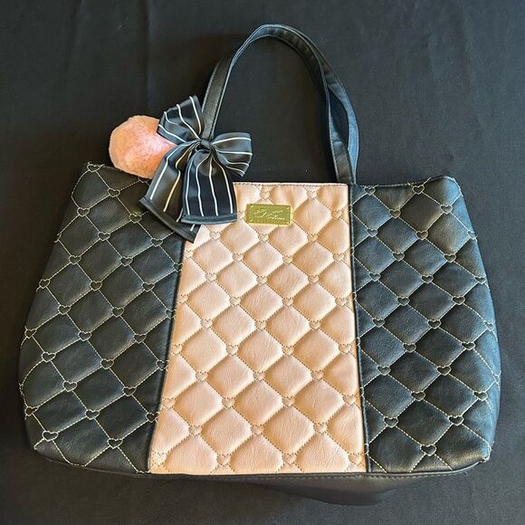 Betsey Johnson Elegant Black and Pink Quilted Tote Bag Excellent Condition - Picture 1 of 11
